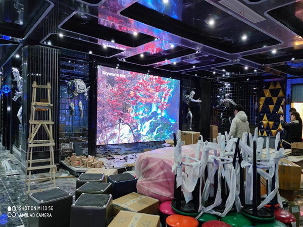 青海室内P2.5全彩显示屏